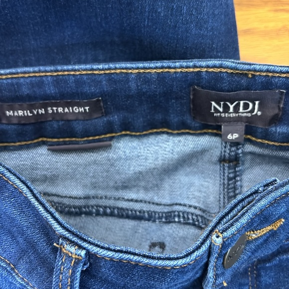 NYDJ | Not Your Mothers | Marilyn Straight Jeans | LiftXTuck Technology Size 6P - Picture 8 of 11
